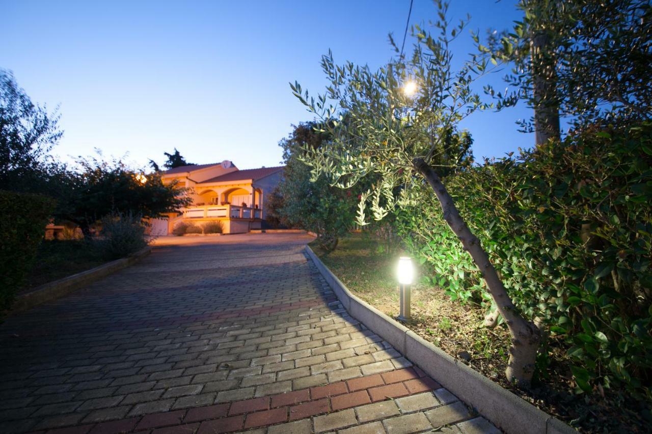 Holiday Home Antonio Dracevac Ninski Exteriör bild